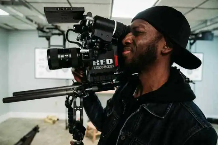 A cameraman - In search of success in the world of filmmaking - https://wakacast,com